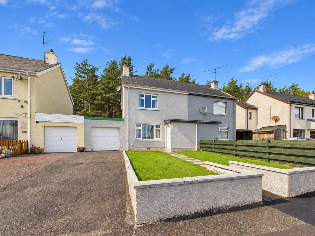Property photo 1 of 19 Outside &amp; Garage
