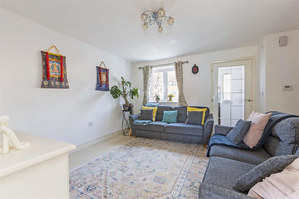 Property photo 3 of 13 8 Bellefield-7.Jpg