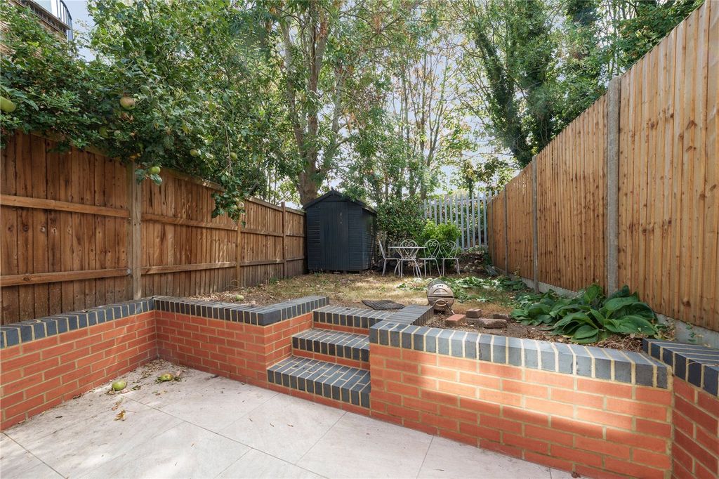 Property photo 2 of 8 Picture No. 13