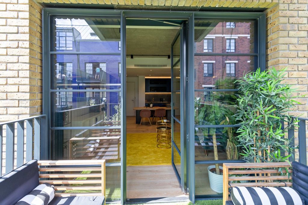 Property photo 3 of 15