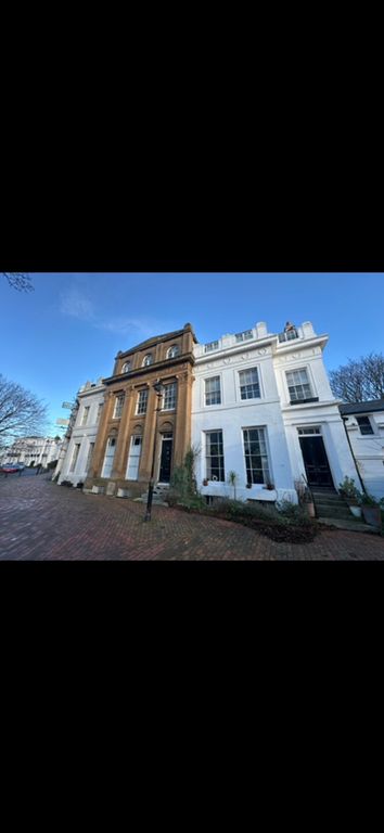 Property photo 1 of 7 Cover