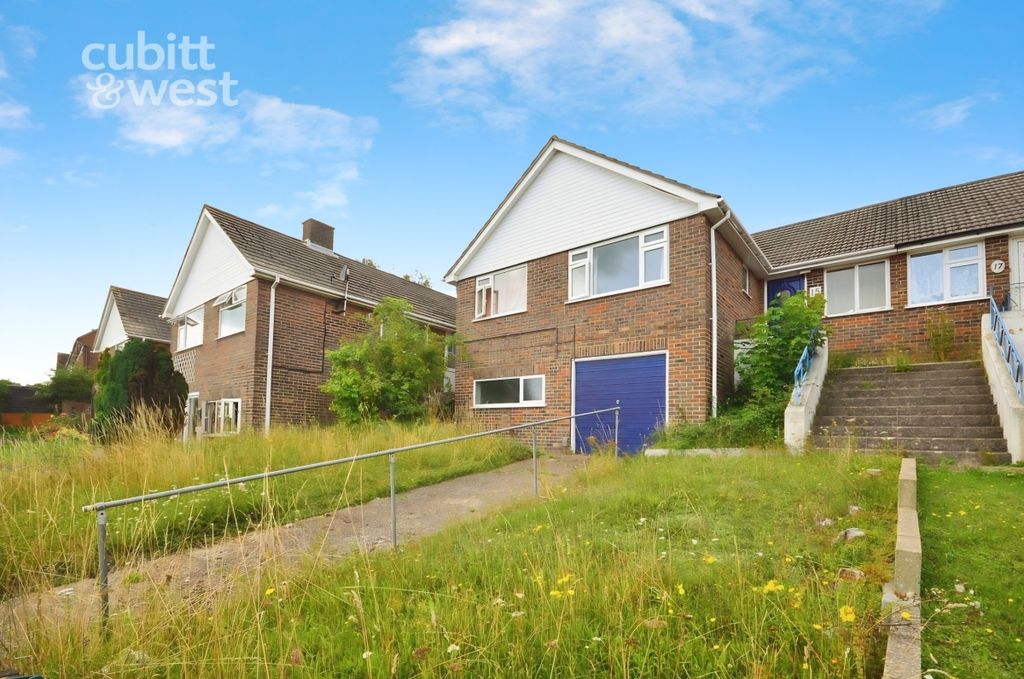 Property photo 1 of 10 External