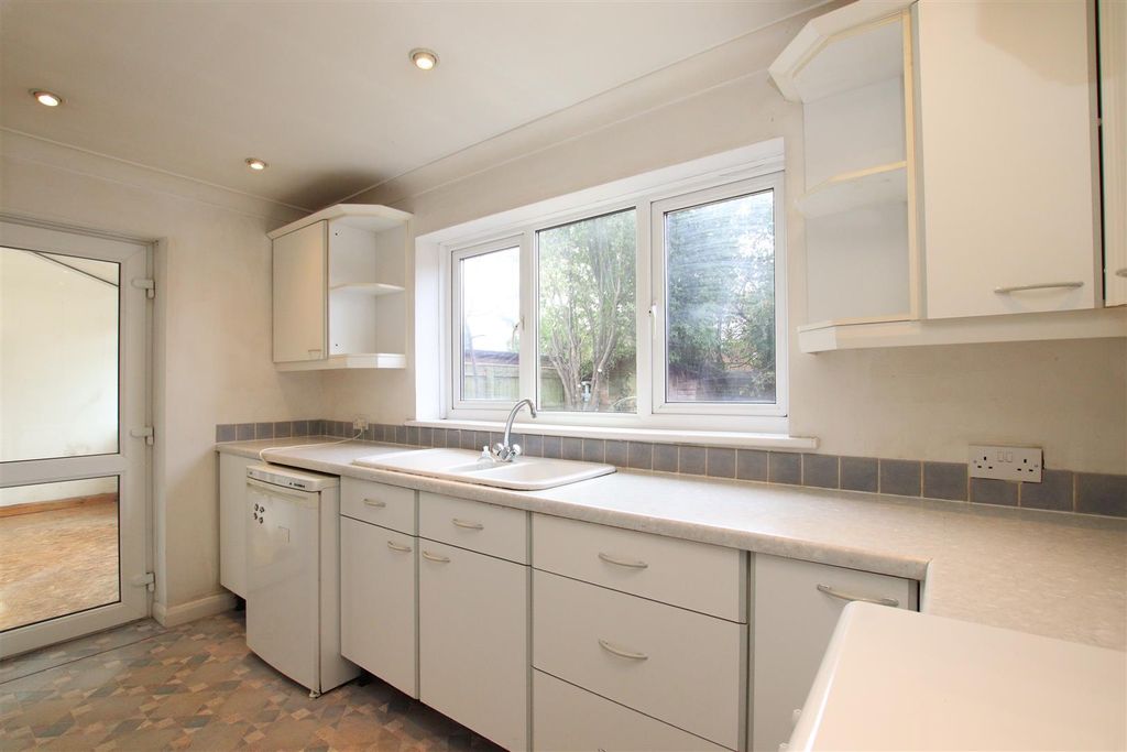 Property photo 3 of 15 Kitchen_C.Jpg
