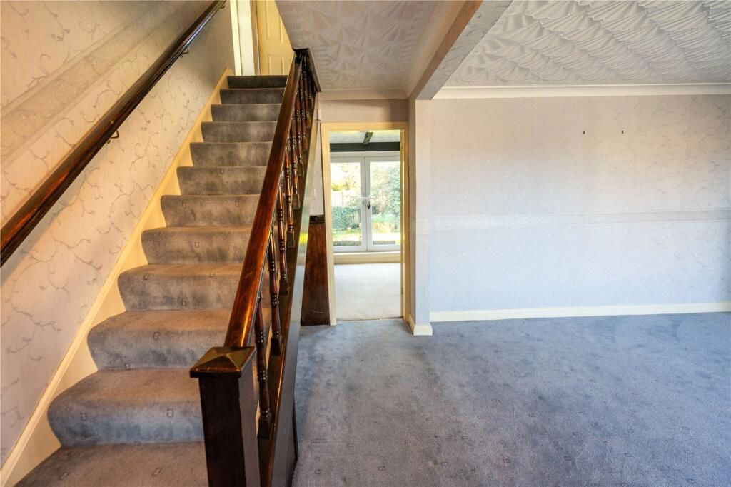 Property photo 2 of 25