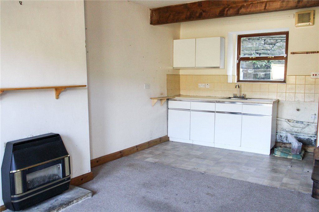 Property photo 2 of 9 Living/Kitchen Area