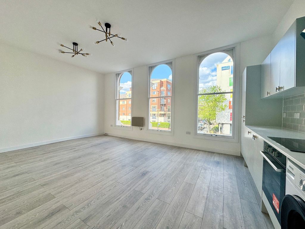 Property photo 3 of 7