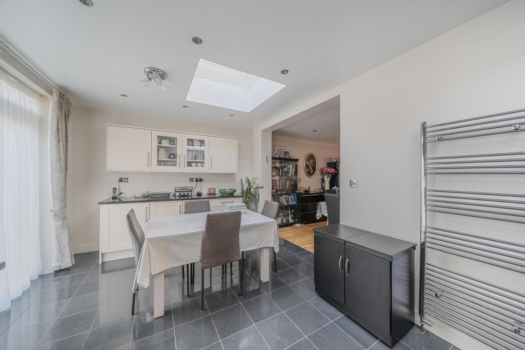 Property photo 3 of 21 Dining Area