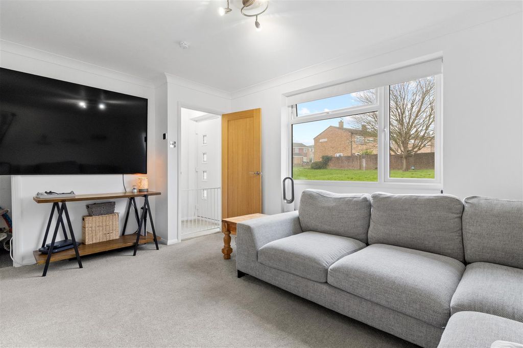 Property photo 3 of 22 Living Room