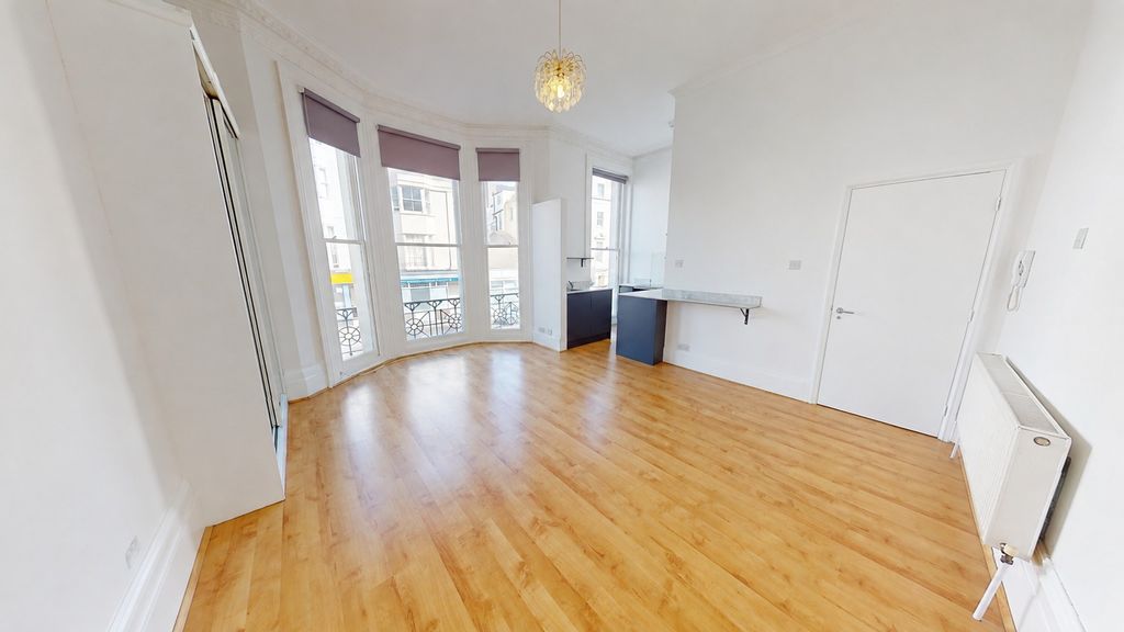 Property photo 1 of 4