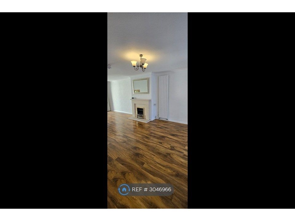 Property photo 1 of 17 Living Room