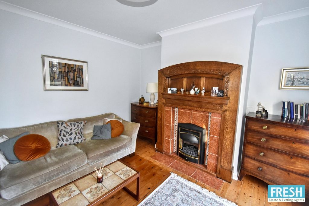 Property photo 3 of 33