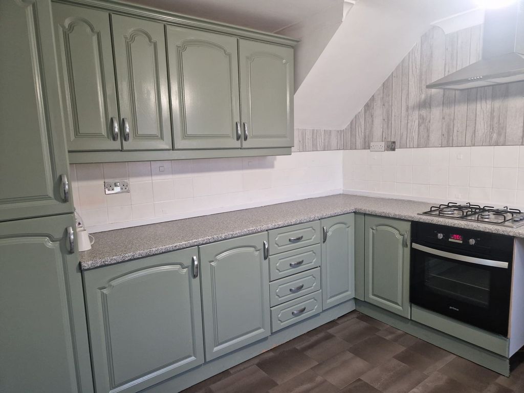 Property photo 3 of 11 Exterior