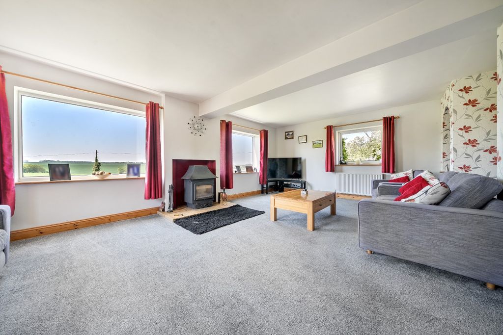 Property photo 2 of 38 4138983