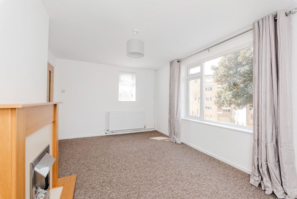 Property photo 3 of 14 14 Garrick Road, Bath BA2 1Qx-6 (1).Jpg