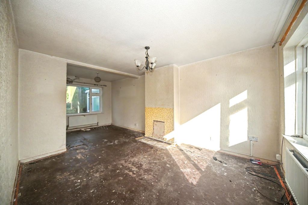 Property photo 2 of 22