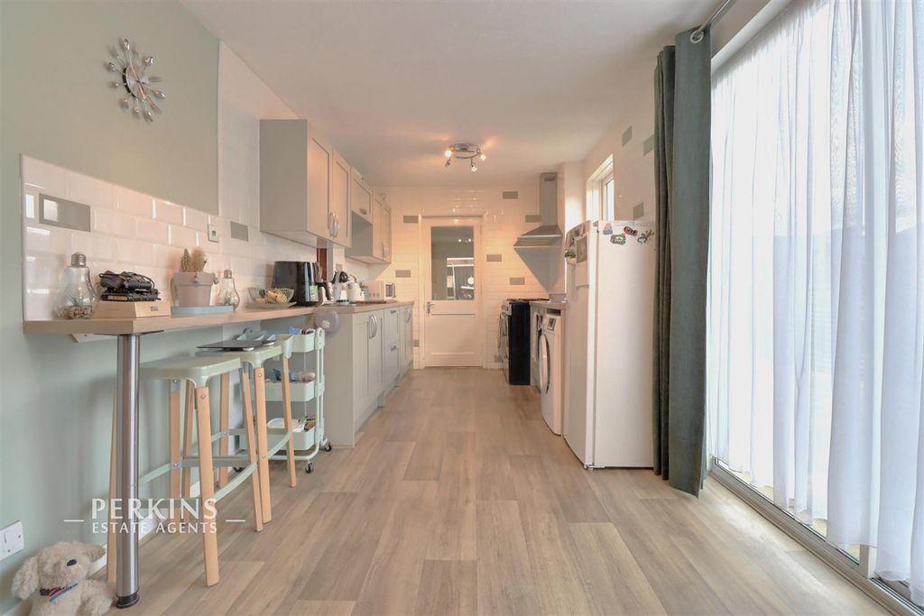 Property photo 1 of 12 Kitchen.Jpg