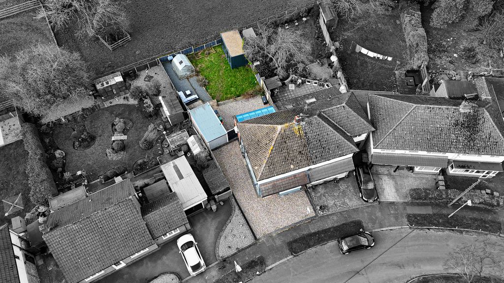 Property photo 2 of 28