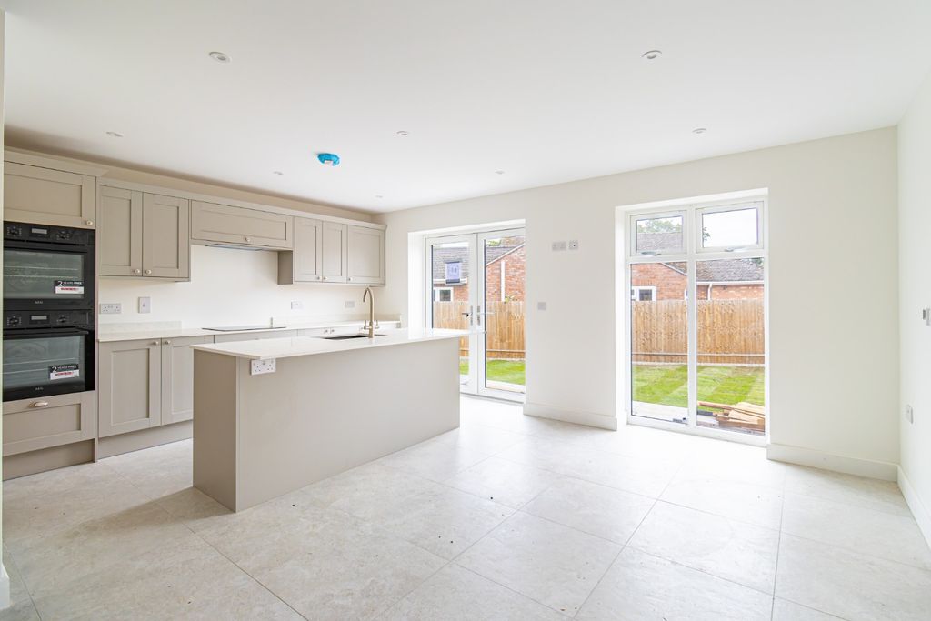 Property photo 3 of 30 4869992