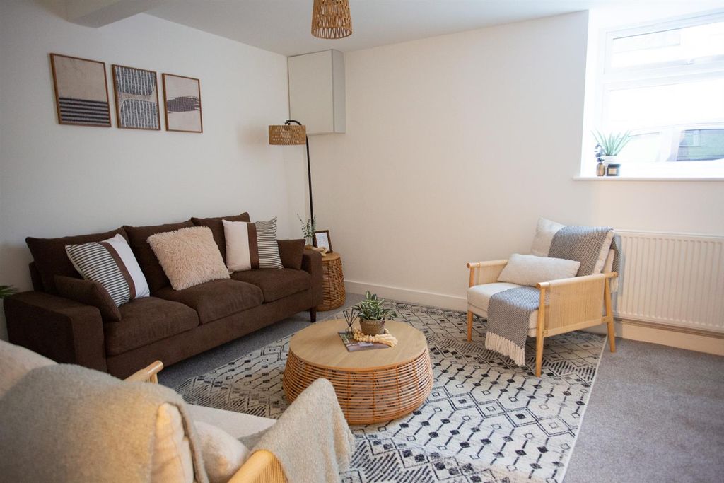 Property photo 2 of 13 Derb7810.Jpg