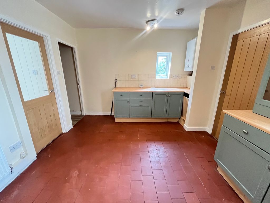 Property photo 3 of 19 Image