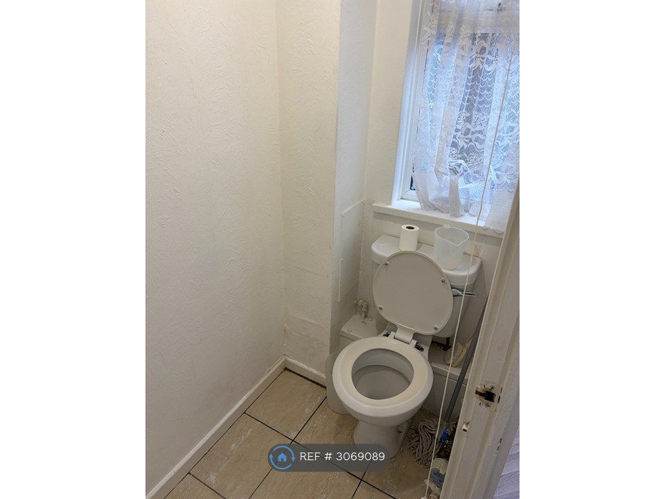 Property photo 3 of 27 Downstairs Toilet