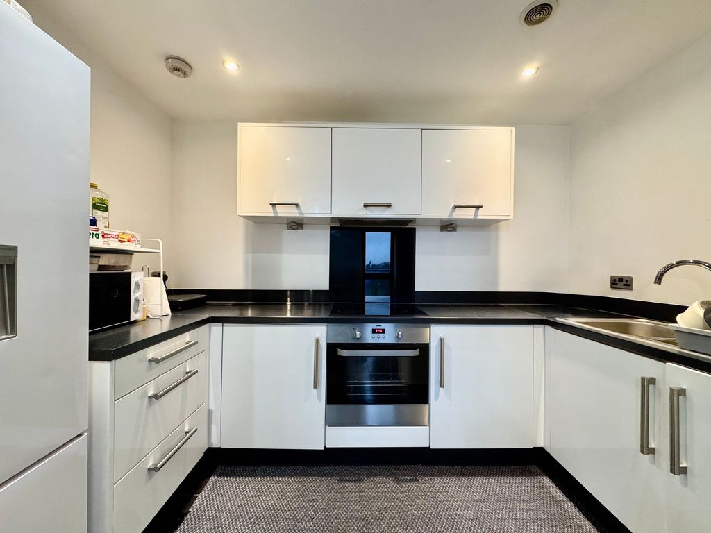 Property photo 2 of 18 Kitchen