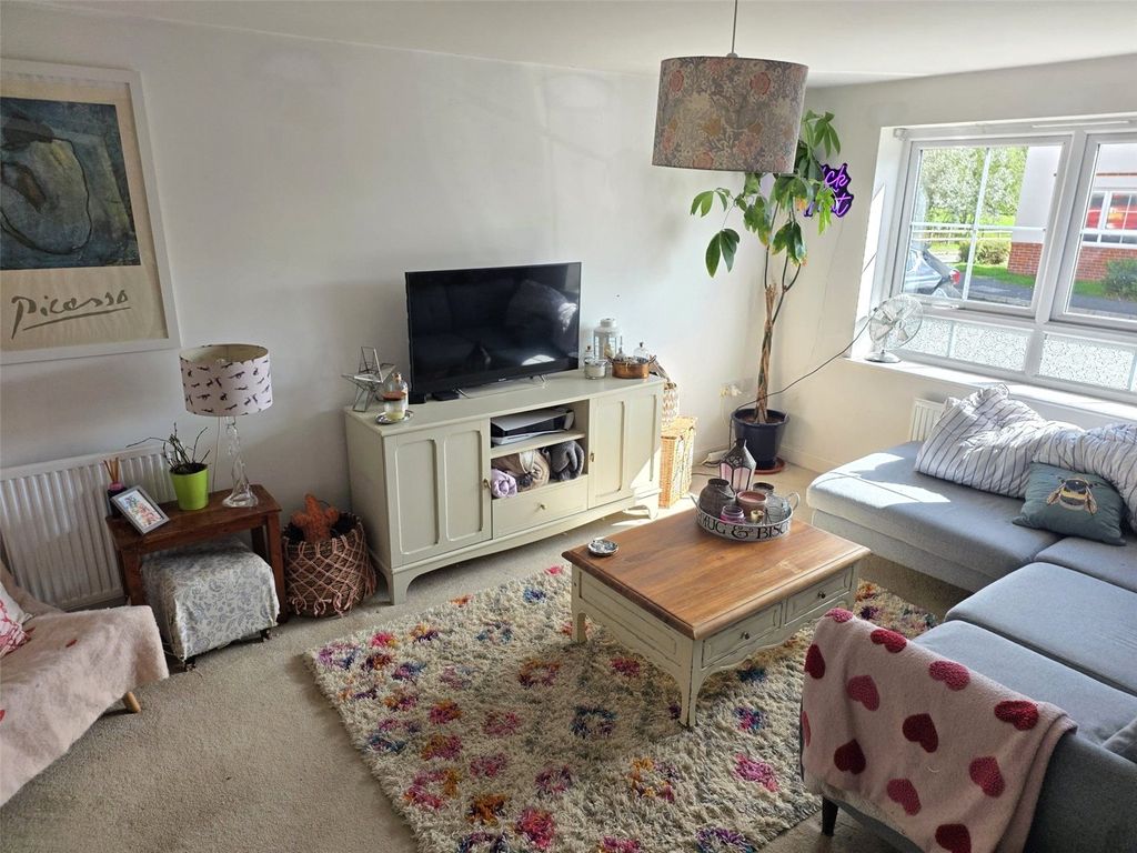Property photo 2 of 16 Picture No. 03