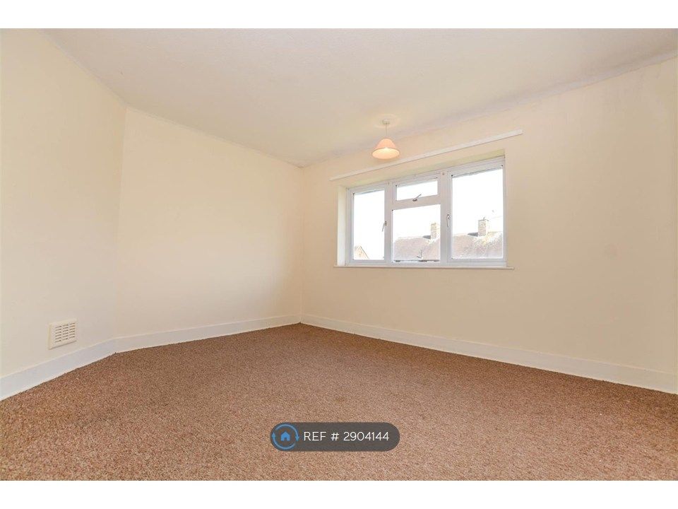 Property photo 3 of 12 Bedroom 1