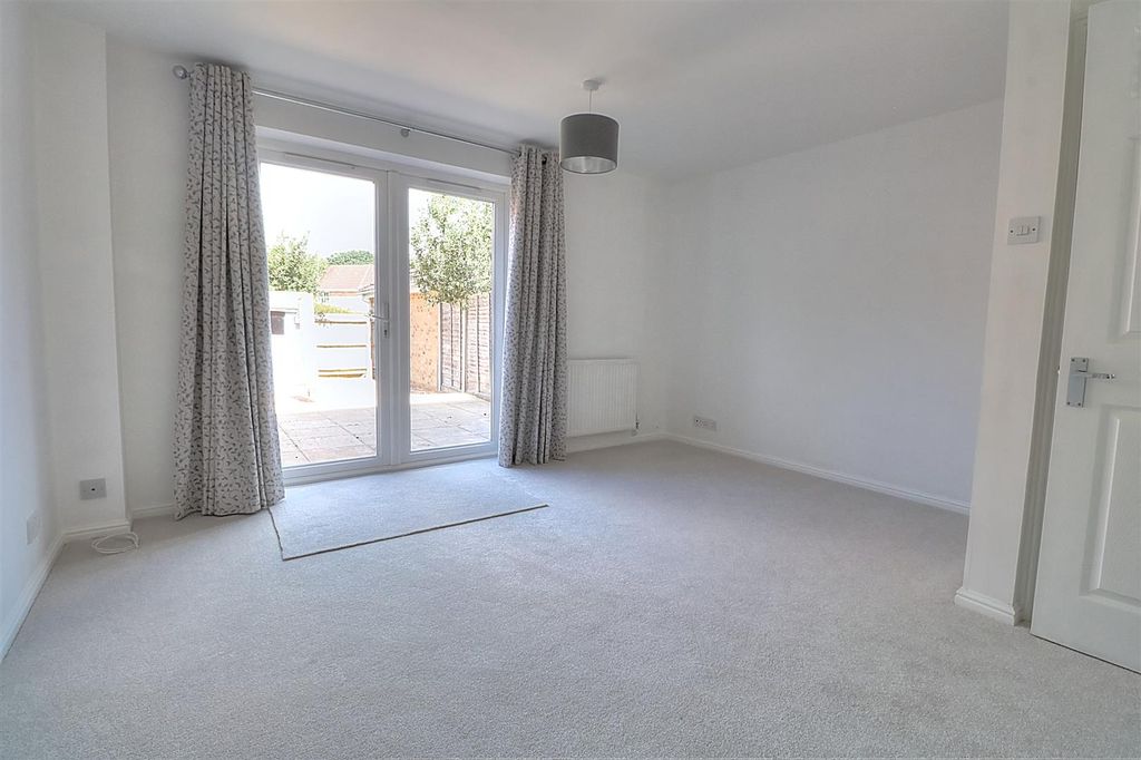 Property photo 2 of 11 Tristram Close 31 Sitting Dining 1.Jpg