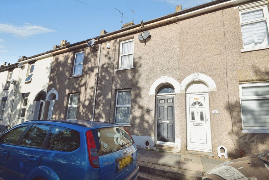 Property photo 1 of 10 Glanville Front