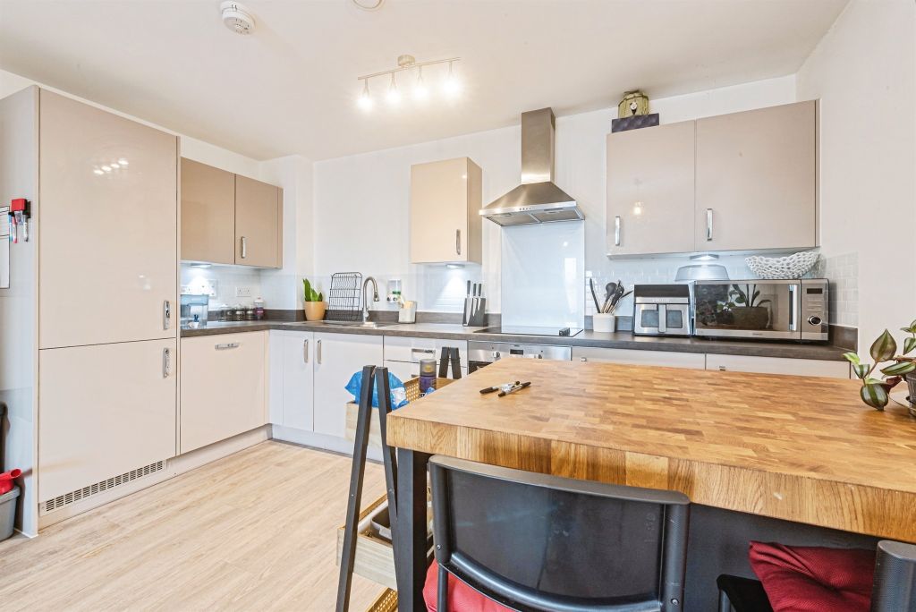 Property photo 3 of 18