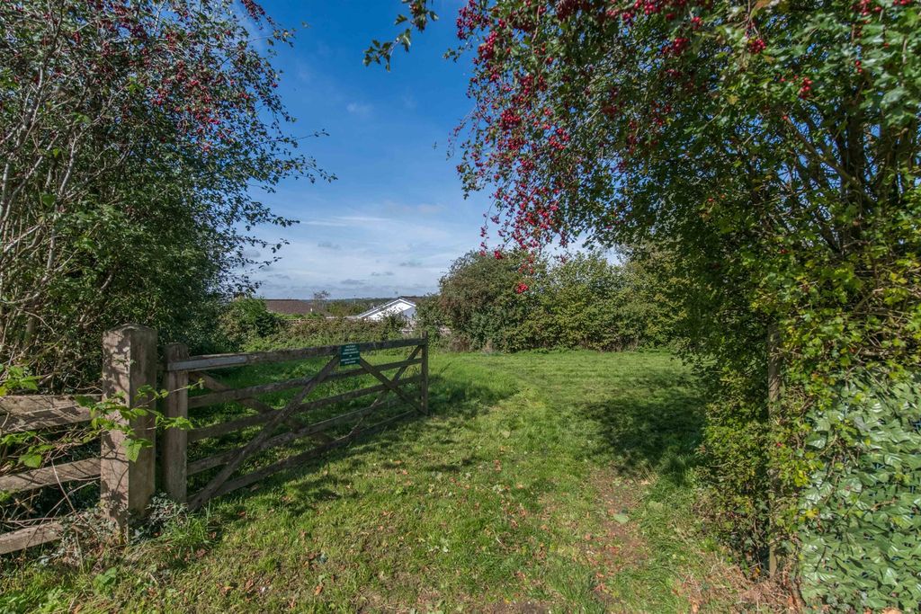 Property photo 2 of 7