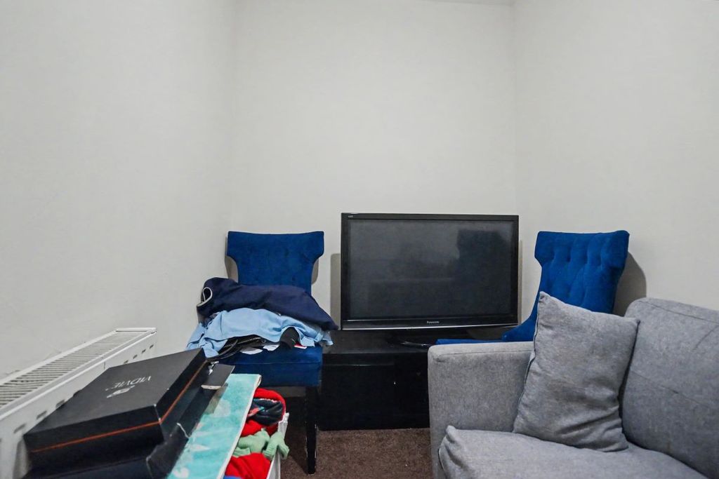 Property photo 2 of 41