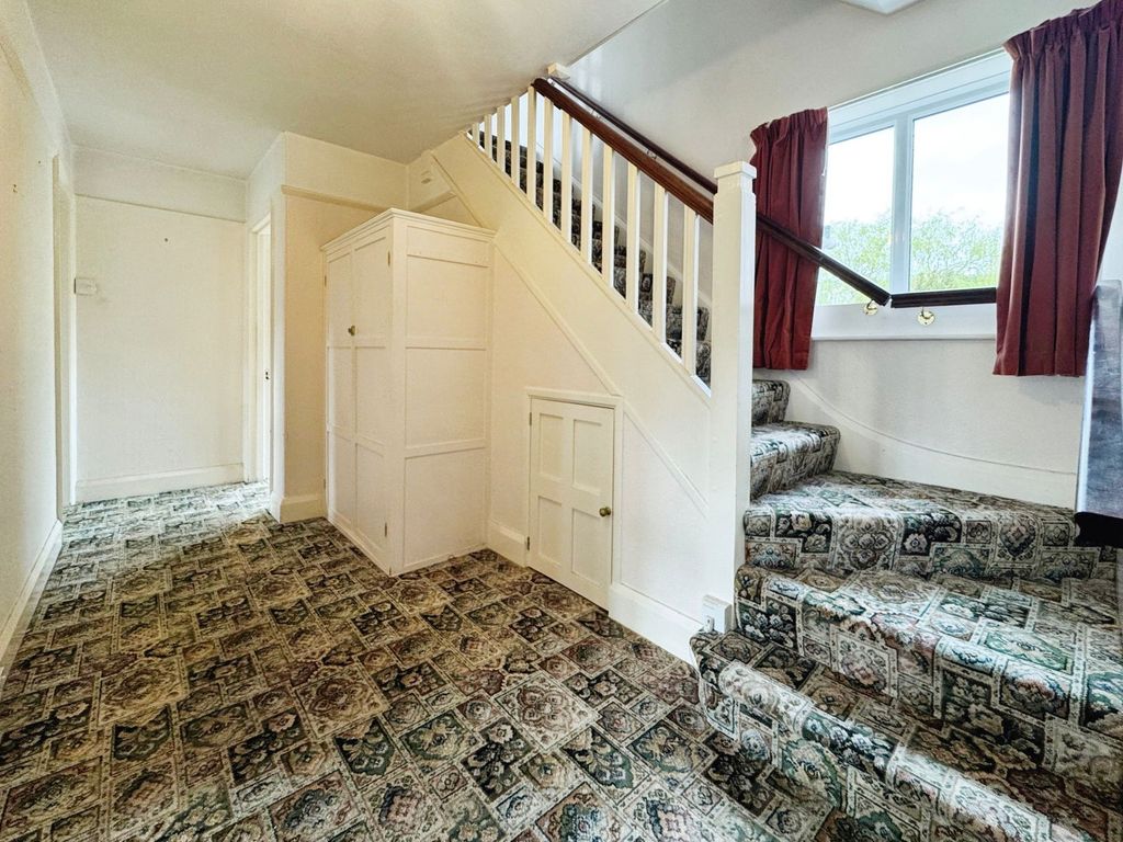 Property photo 3 of 28