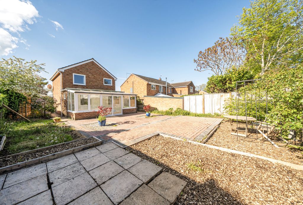 Property photo 3 of 14 1447699-19-69E60F...