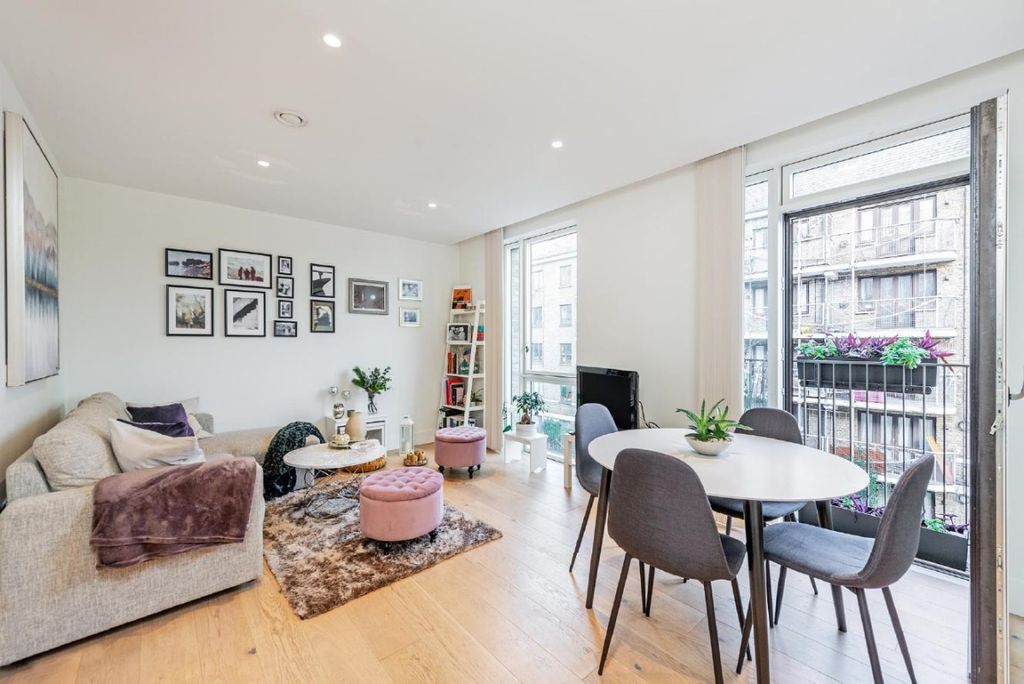 Property photo 1 of 7 226045612