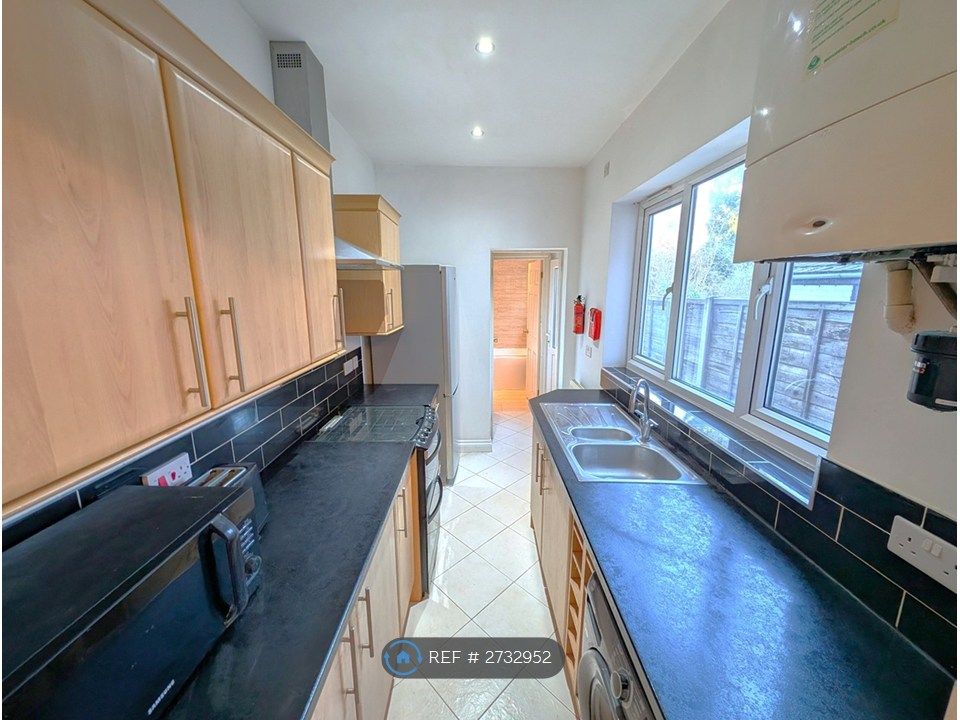 Property photo 2 of 35 Kitchen