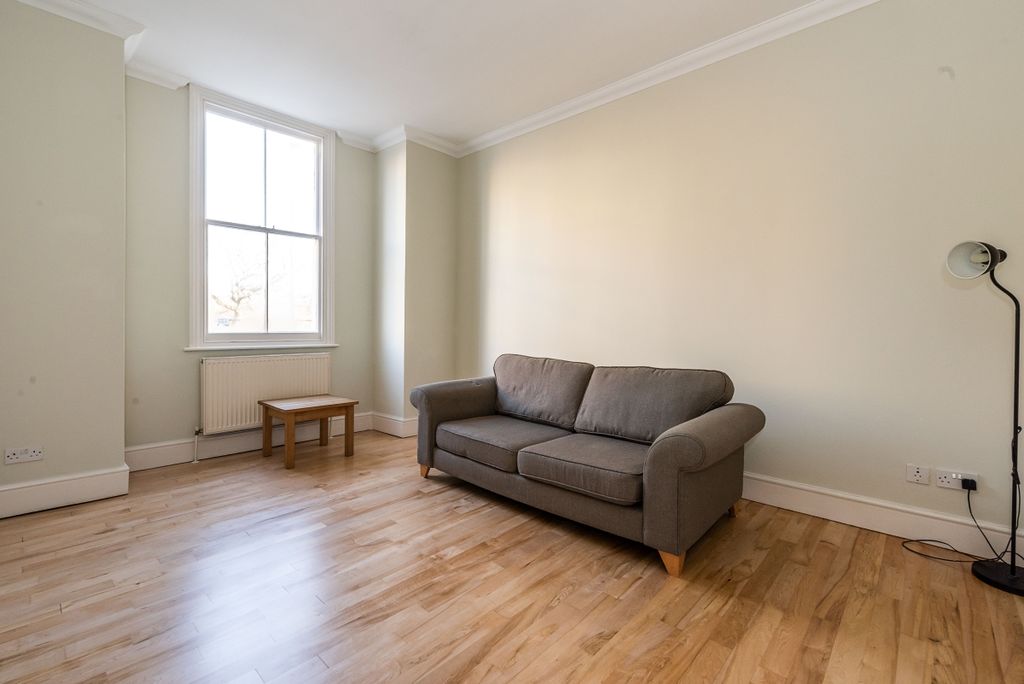 Property photo 2 of 10 Putney Bridge Road