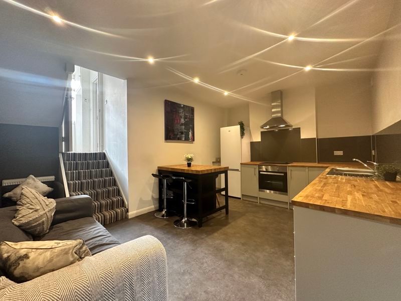 Property photo 3 of 12 Photo 14