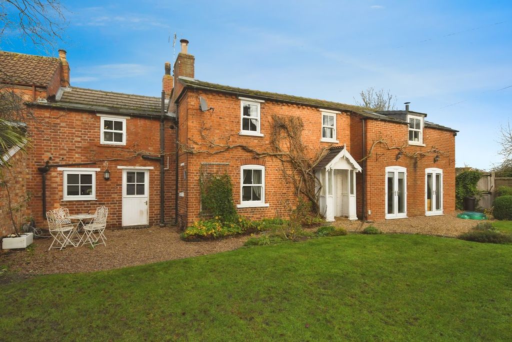 Property photo 1 of 24