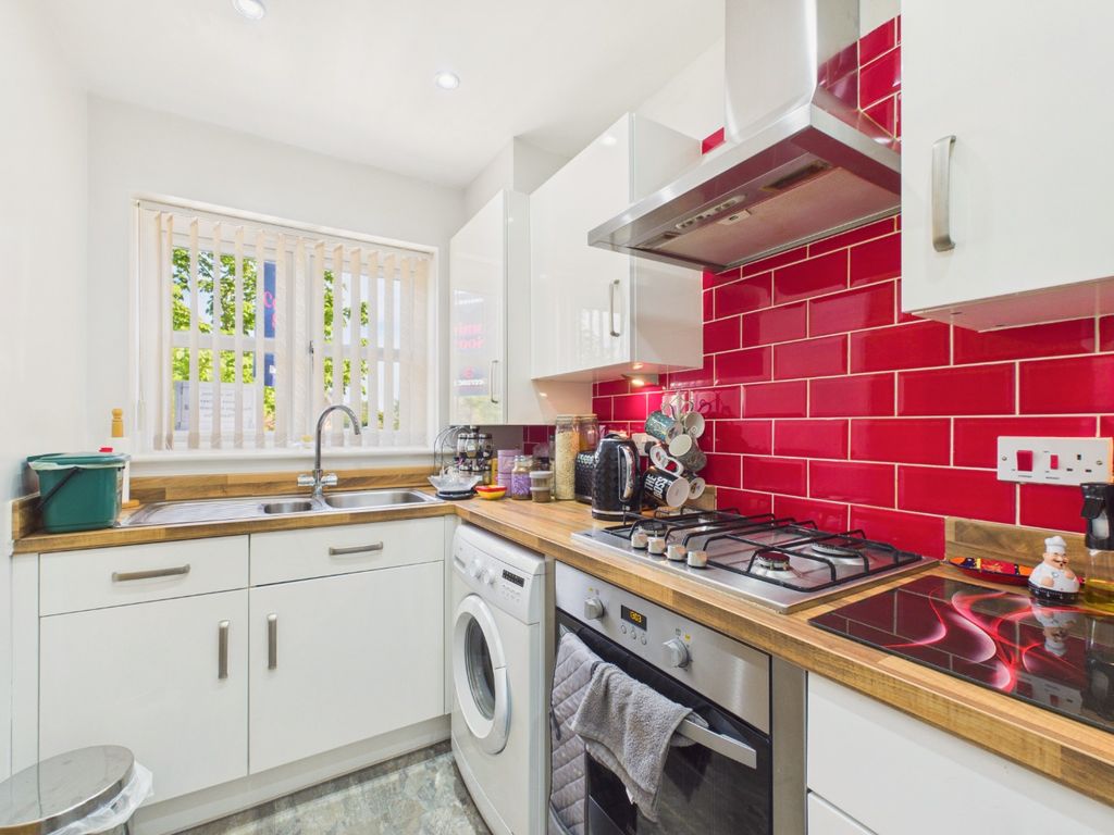Property photo 3 of 17 5065536