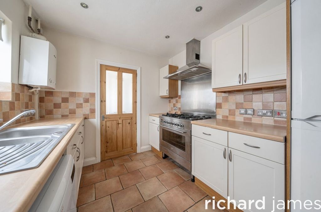 Property photo 2 of 18 d08B64920De046F687d7Af70B8235Fd8