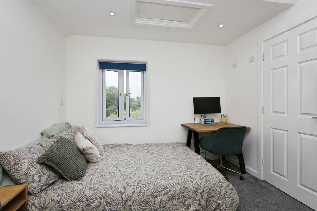 Property photo 3 of 15 Photo