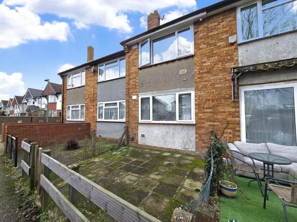 Property photo 1 of 22 3 Bed Detached House To Rent High Street, Hayes Ub3