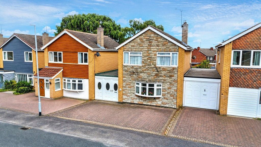 Property photo 1 of 37