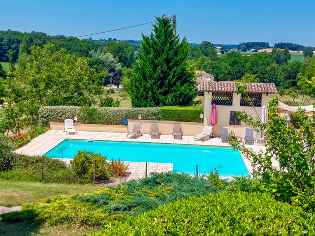 Property photo 2 of 31