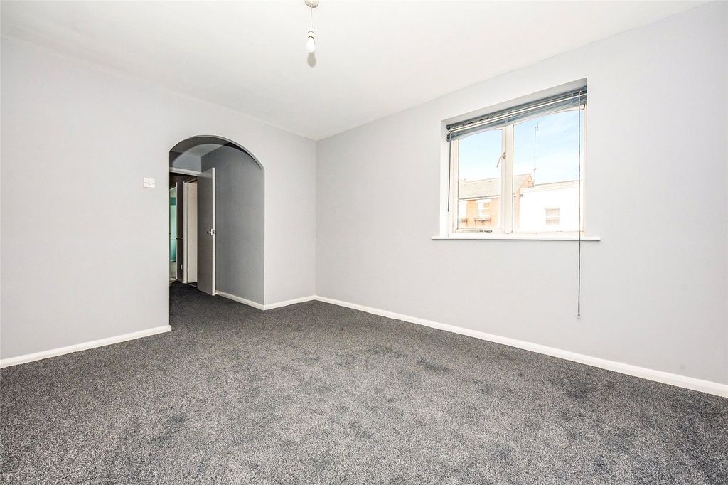 Property photo 3 of 7 Picture No. 17