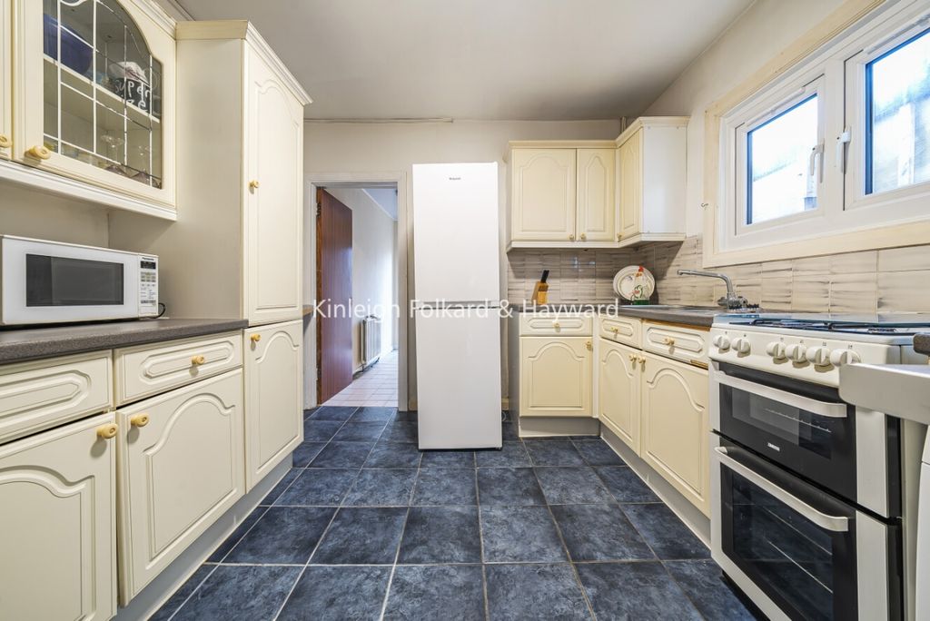 Property photo 3 of 15 Af75963c-55Df-4ce9-9