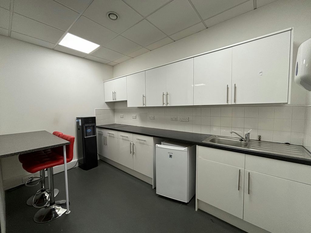 Property photo 3 of 8 Img_2453.Jpg