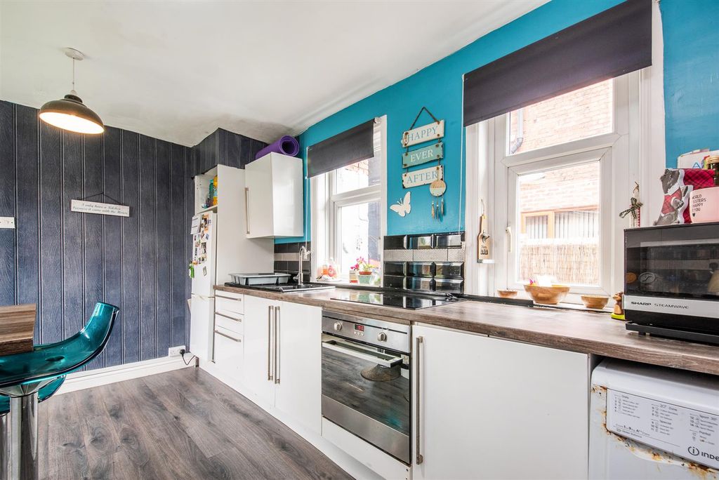 Property photo 3 of 22 Kitchen/Breakfast Room